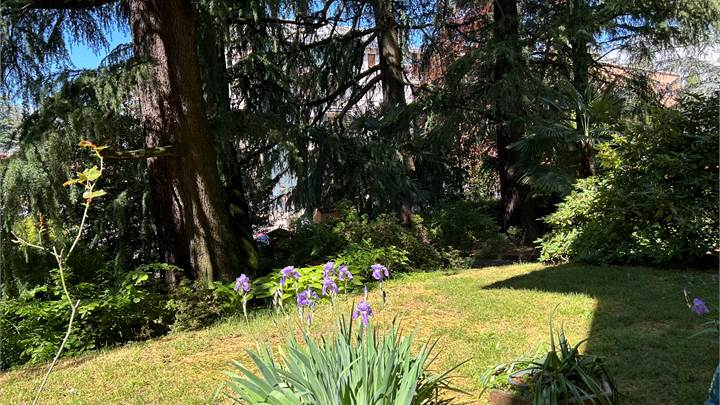 APPARTAMENTO DI 170 MQ CON GIARDINO PRIVATO